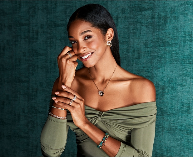 Yaritza Reyes-Zmysłowska ve stylingu šperků Artelioni