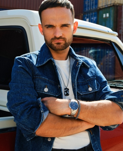 Bartosz Zmarzlik představuje šperky Aztorin