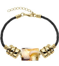 náramek se zlatými prvky