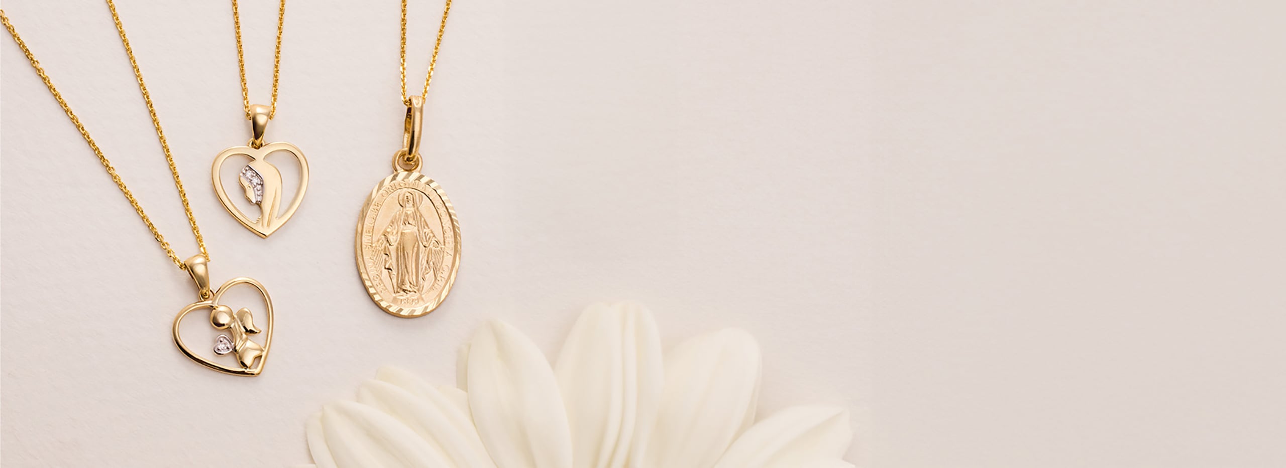 Zlatý přívěsek - medailon Panny Marie, anděl