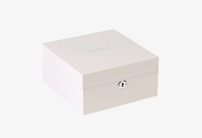 světle béžová krabička na hodinky