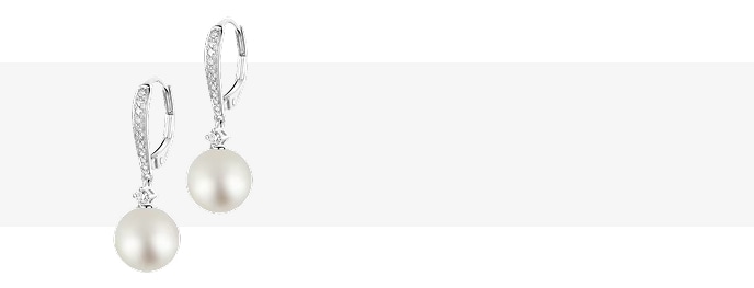 Náušnice z bílého zlata s diamanty a perlami z Jižních moří