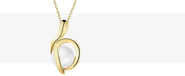 Zlatý přívěsek s perlou