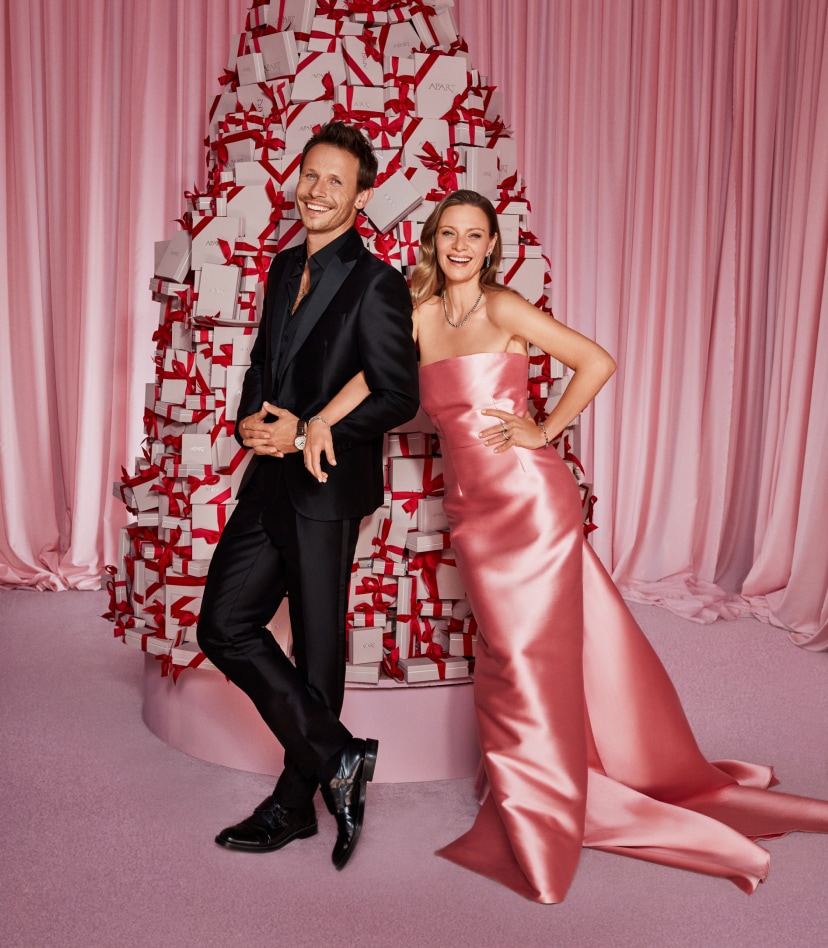 Magdalena Boczarska s Mateuszem Banasiukem - sada stříbrných šperků s kubickými zirkony, hodinky Albert Riele Concert