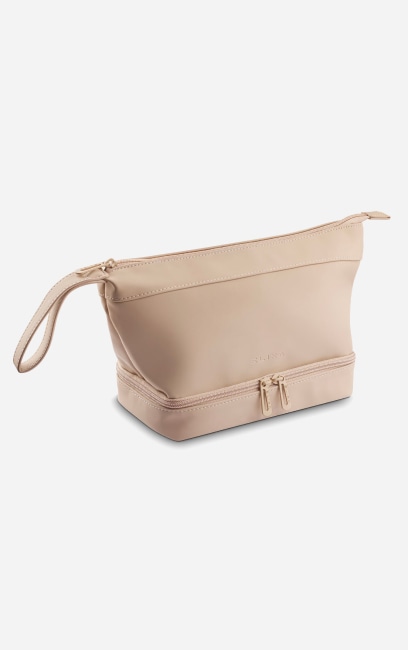 Light beige leather toiletry bag by elixa