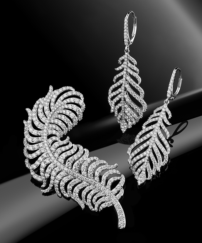 White gold jewelry with diamonds - feather