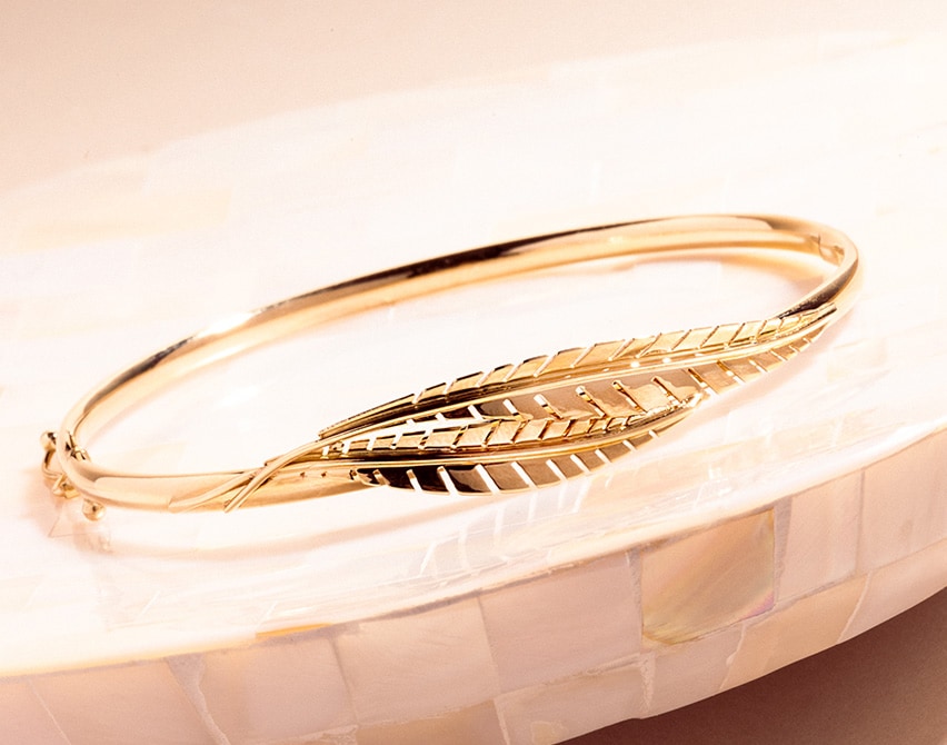 Gold bracelet - leaves