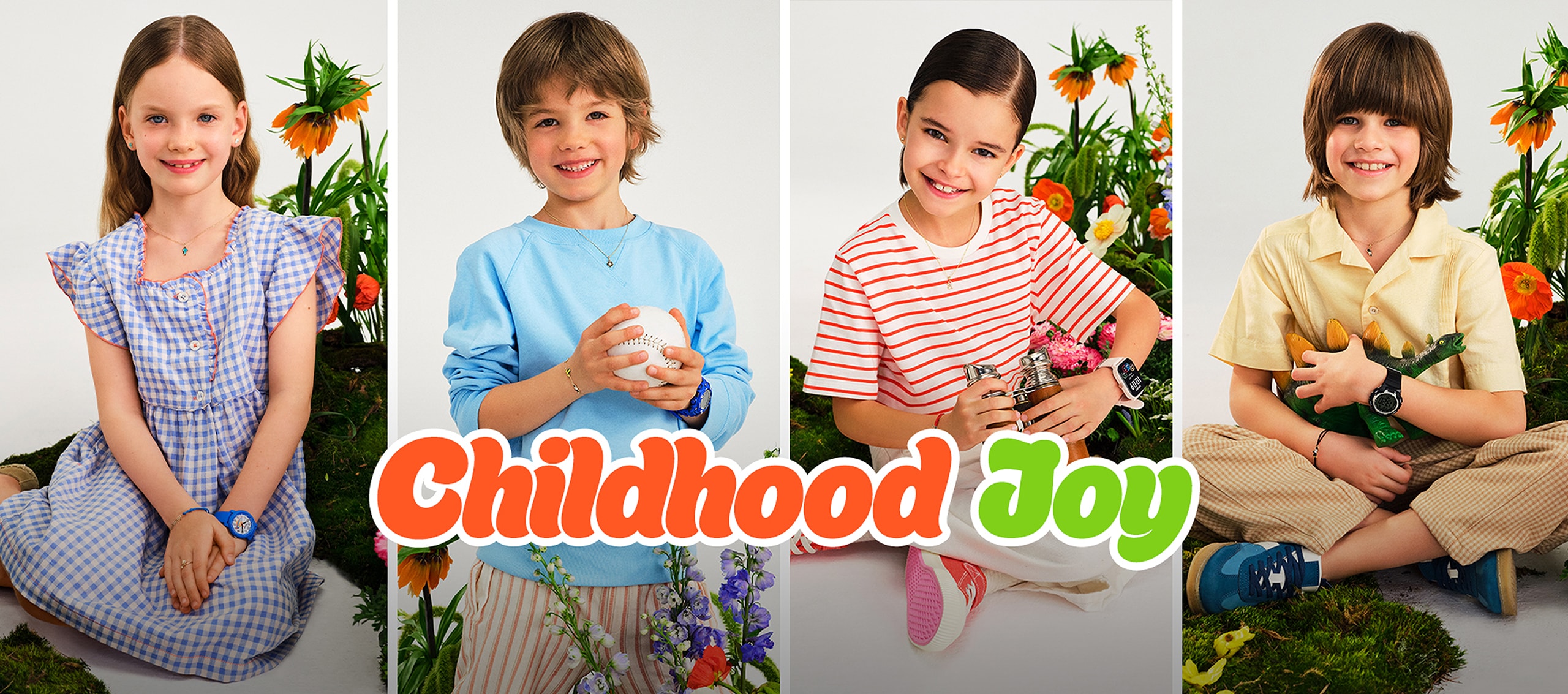Four children presenting children's jewelry