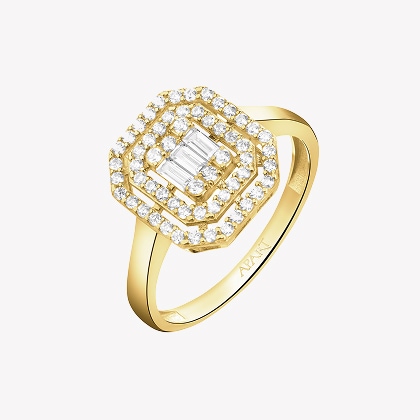 Gold ring with diamonds