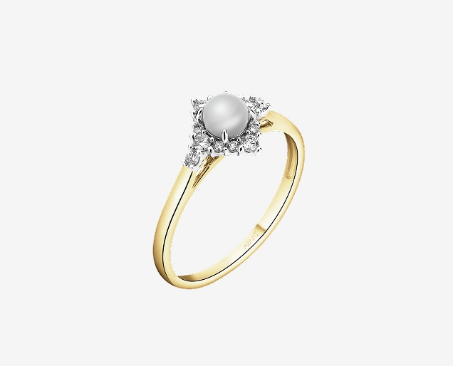 Yellow and white gold ring with diamonds and pearl