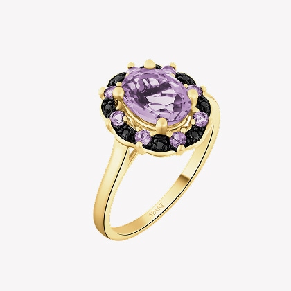 Ring made of yellow Gold with black diamonds and amethysts