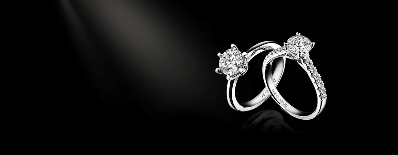 White gold rings set with diamonds