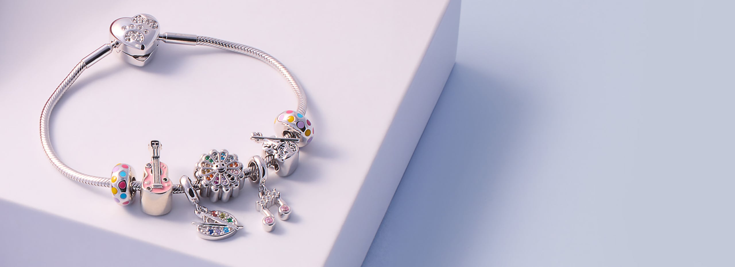 srebrna bransoletka z zawieszkami z kolekcji beads