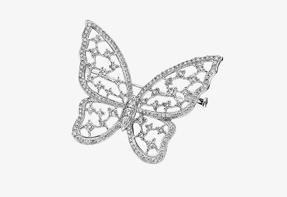 Srebrna broszka w kształcie motyla zdobiona cyrkoniami