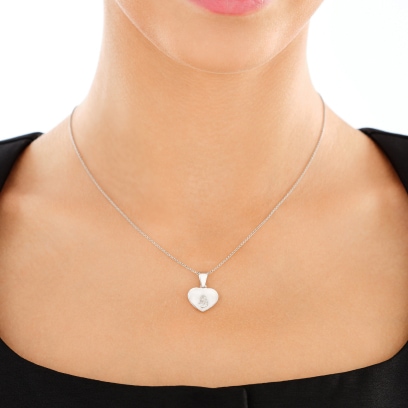 Srebrny naszyjnik z zawieszką w kształcie serca