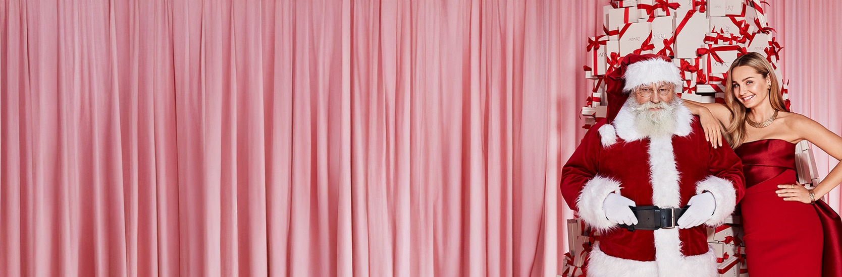 Małgorzata Socha ze Świętym Mikołajem