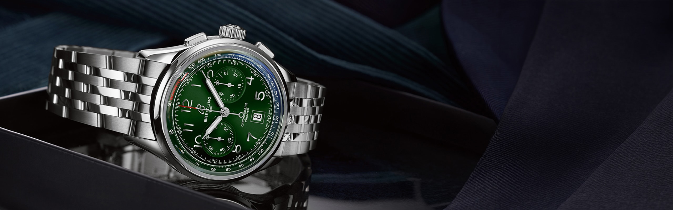 Srebrny zegarek męski marki Breitling