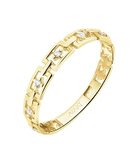 Złoty pierścionek z małymi diamentami