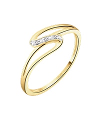 Gold ring with cubic zirconias