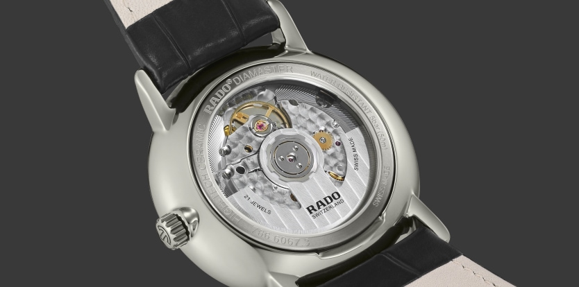 pokazany mechanizm zegarka marki Rado