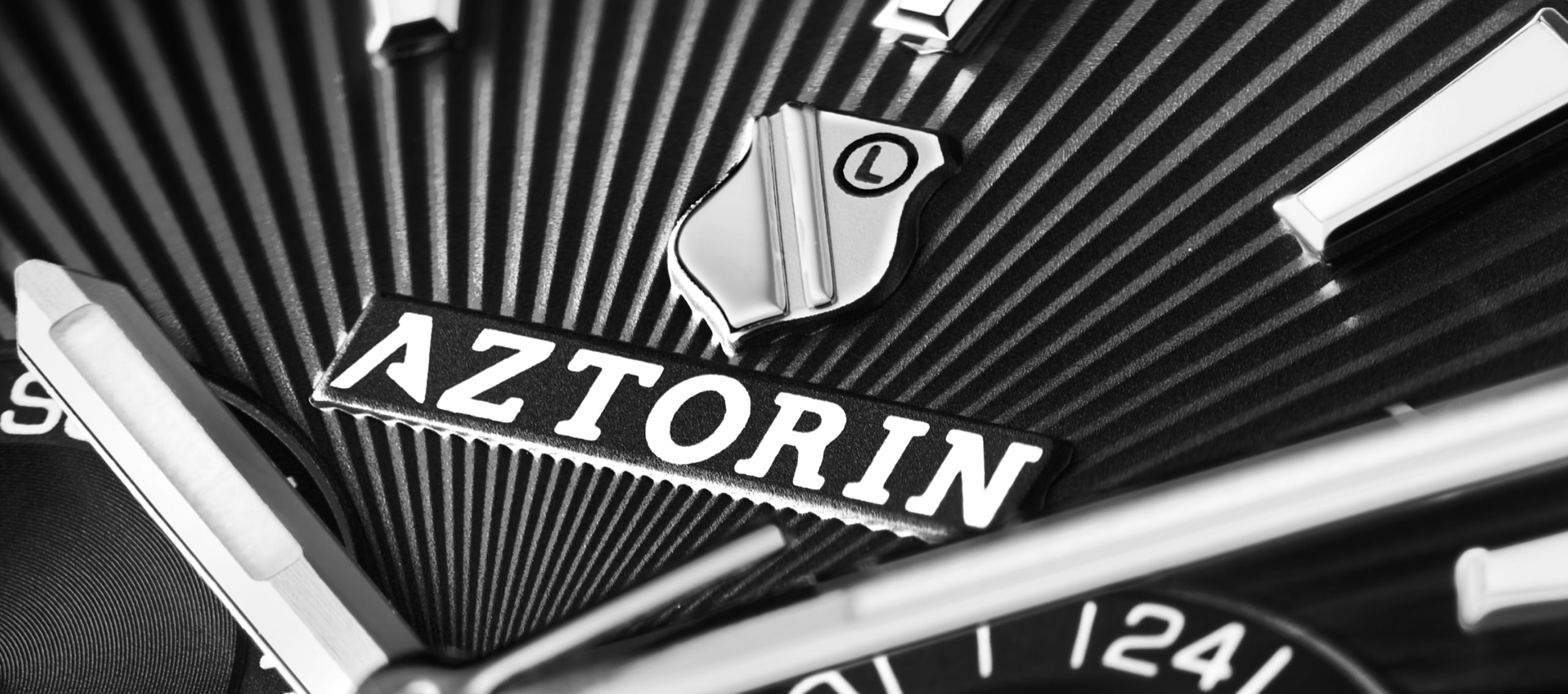 Fragment czarnej tarczy zegarka marki Aztorin Sport Legia Warszawa