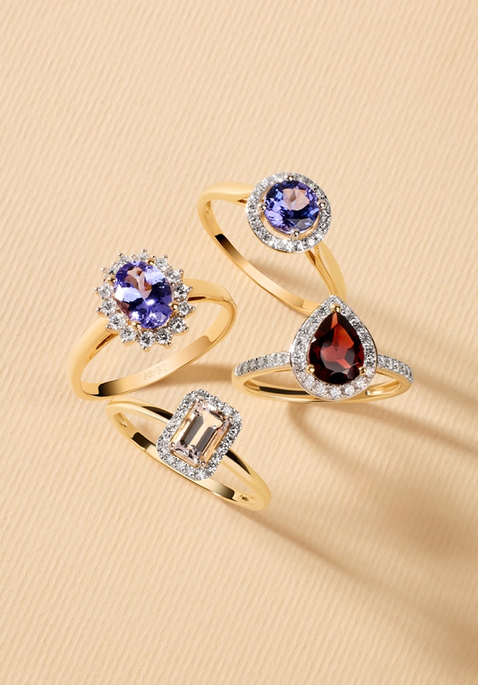 złote pierścionki z kamieniami szlachetnymi o różnym kształcie i kolorystyce
