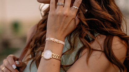 Jak zawiązać bransoletkę ze sznurka?