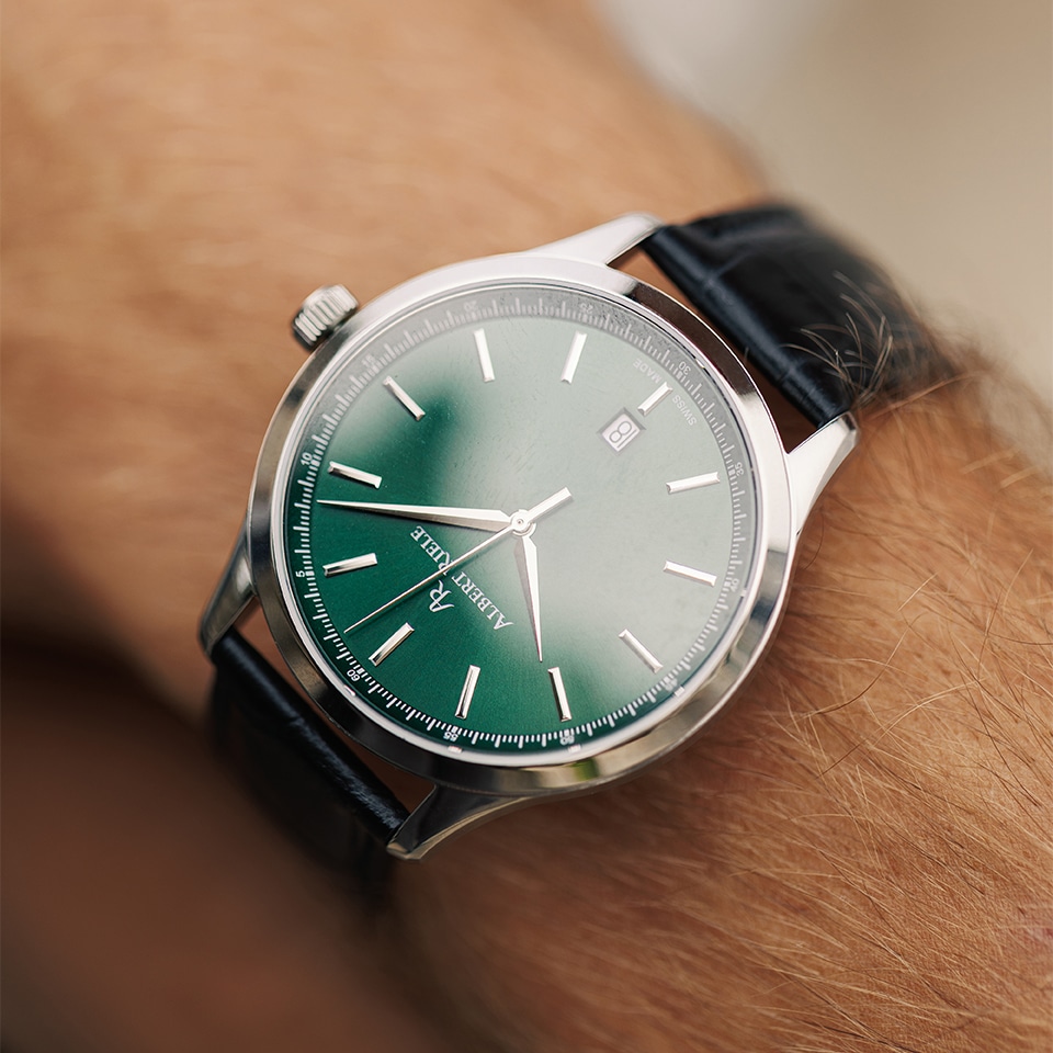 Zegarek ze skórzaną opaską