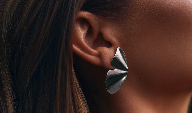 Jaka biżuteria na wesele? Dopasuj ją do sukienki