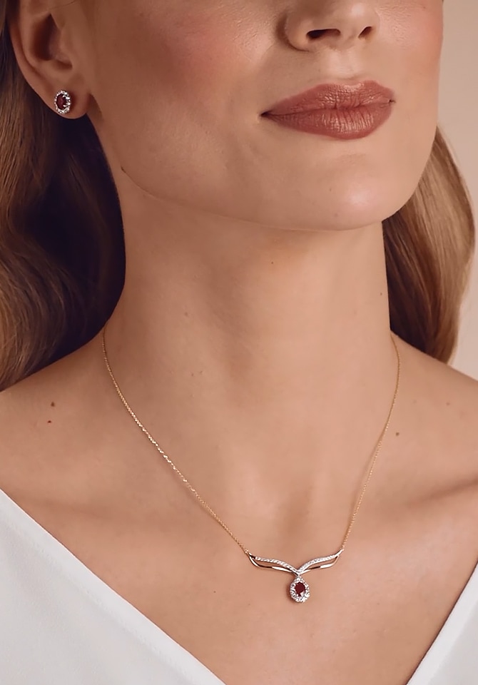 złoty naszyjnik z zawieszką - rubin oraz kolczyki z rubinem