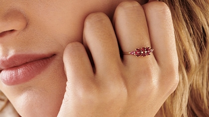 Rubin syntetyczny czy naturalny? Który wybrać?