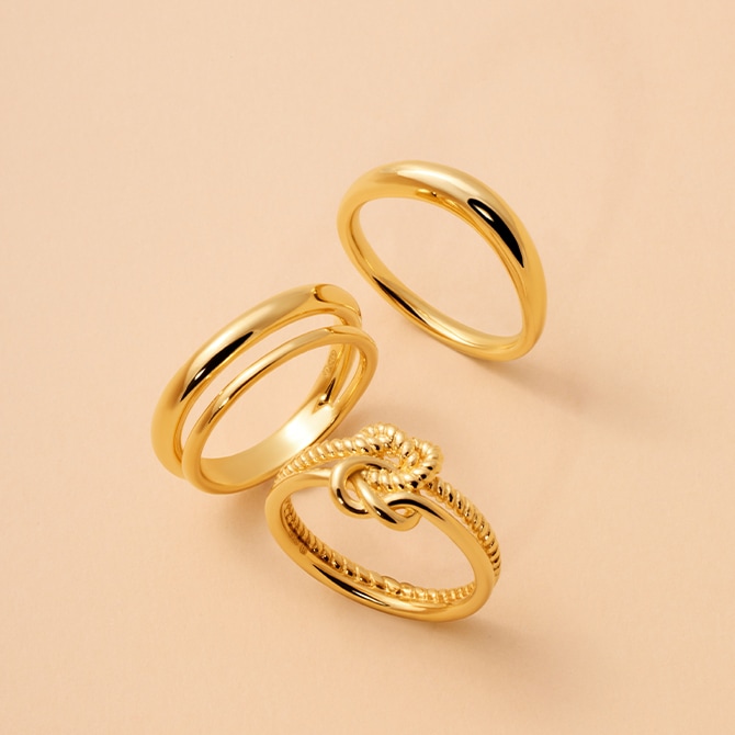Pierścionki z żółtego złota o nieregularnych kształtach