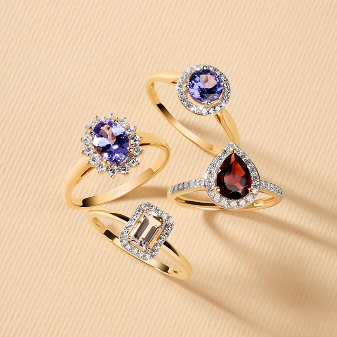 Pierścionki wykonane z żółtego złota otulone diamentami i cyrkoniami