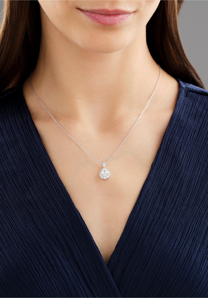 Naszyjnik z białego złota z zawieszką z diamentami