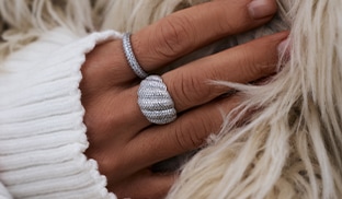 Trendy w biżuterii w 2026. Co będzie modne?