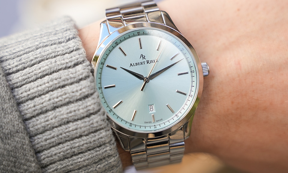 Zanim zaczniesz przeglądać modele i porównywać tarcze, warto ustalić, do czego zegarek ma Ci służyć: czy ma być codziennym towarzyszem, dodatkiem do pracy, czy elementem stylizacji na wyjątkowe okazje.