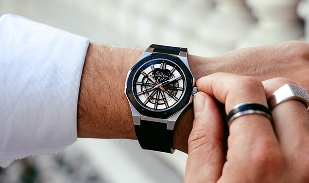 Trendy w biżuterii męskiej 2026. Co będzie modne?