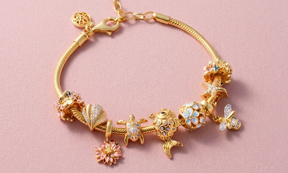 Złota bransoletka potrafi być jednym z najpiękniejszych prezentów, ale właśnie dlatego warto podejść do niej uważnie