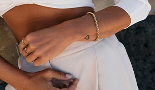 Na której ręce nosić bransoletkę?