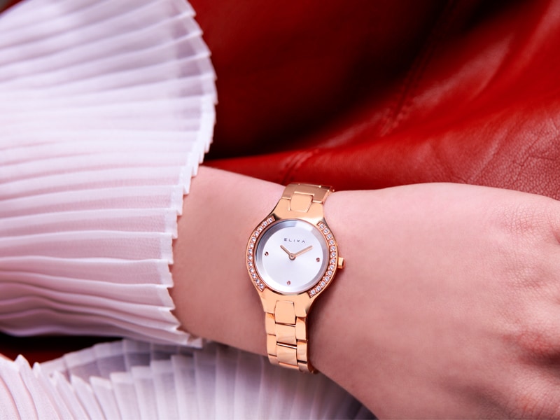 złoty zegarek Elixa E061-L186 na ręce