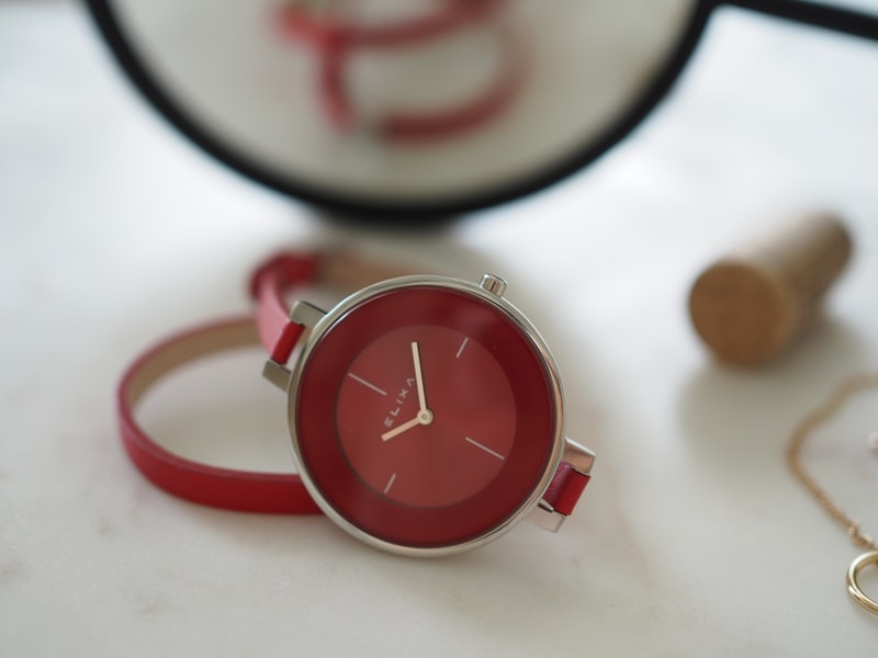 czerwony zegarek E063-L192