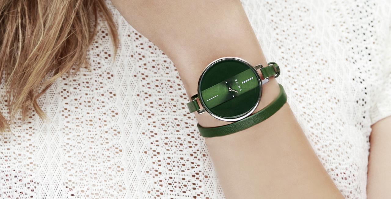 zielony zegarek E069-L235 założony na rękę