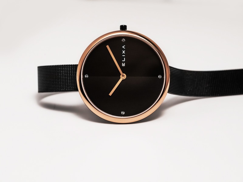 czarny zegarek E106-L427