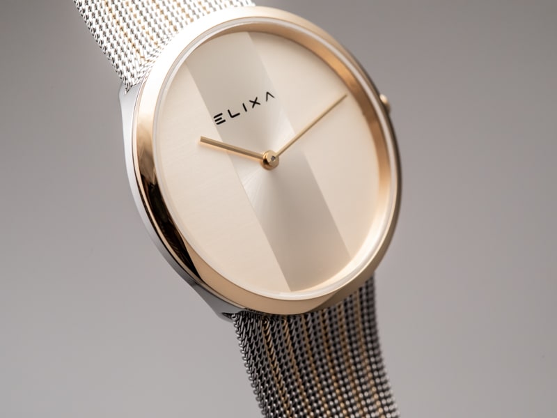 złoty zegarek E122-L503