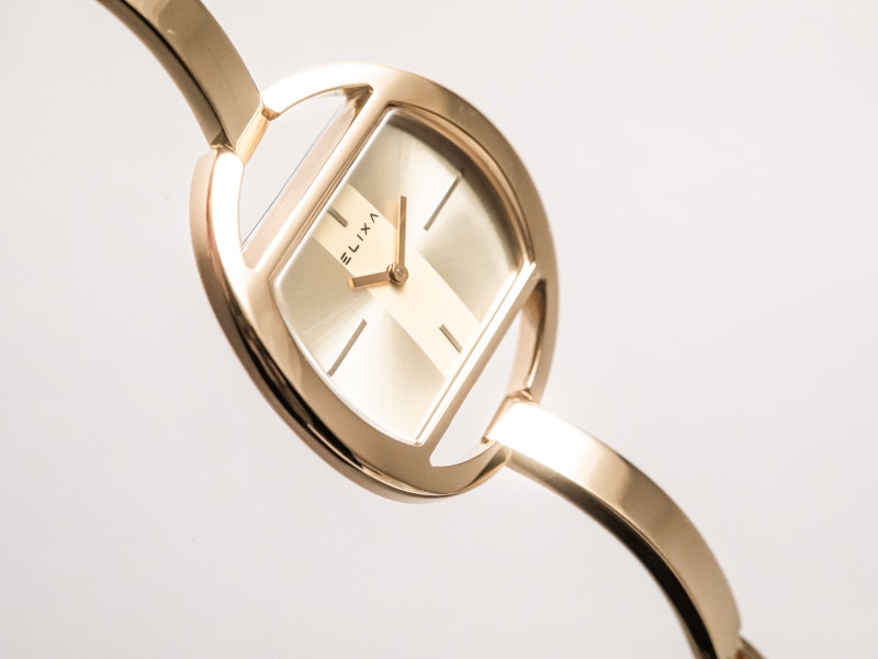złoty zegarek E125-L515