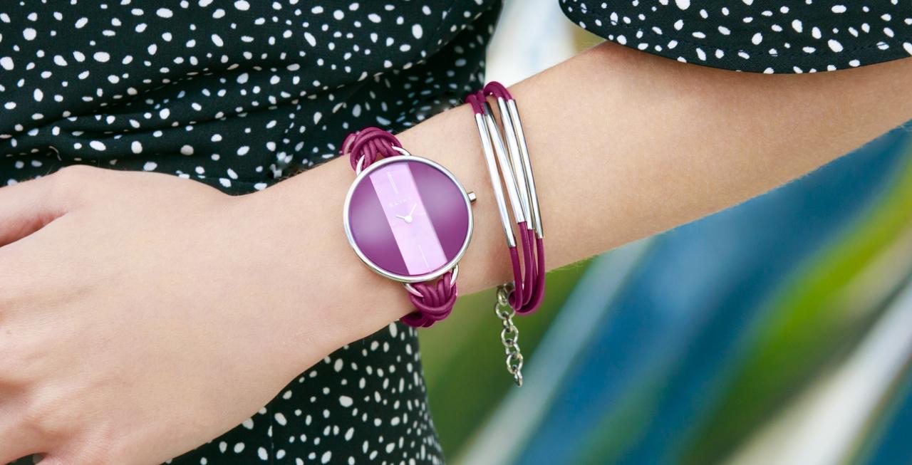 różowy zegarek E096-L367-K1 założony na rękę