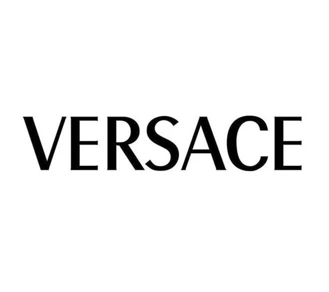 Logo marki Versace - czarny napis na białym tle